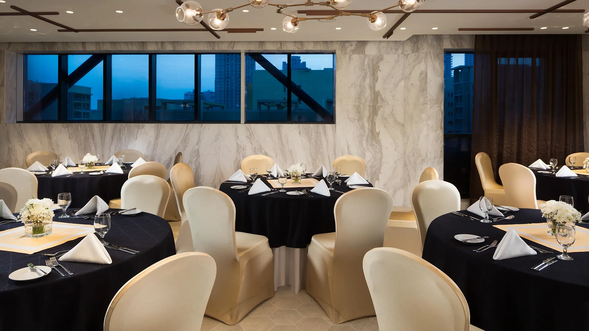 Millennium Place Barsha Heights Hotel Apartments Dubaï 4*,